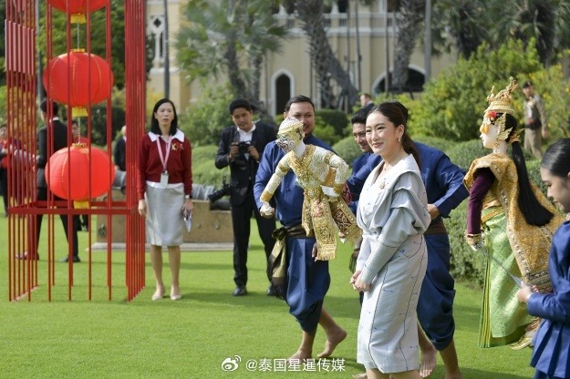 疑他是否缺